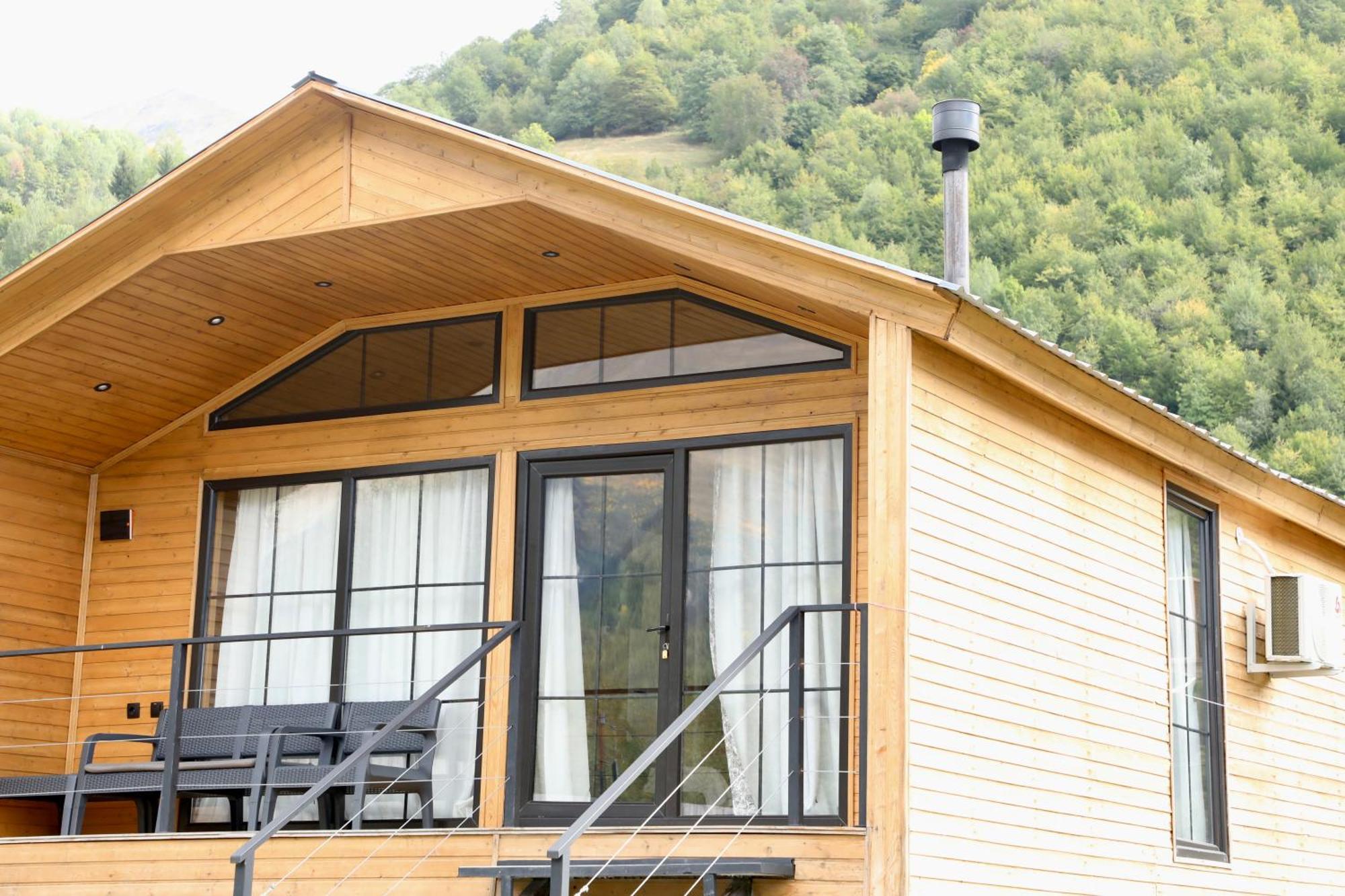 Mestia Villas Bagian luar foto