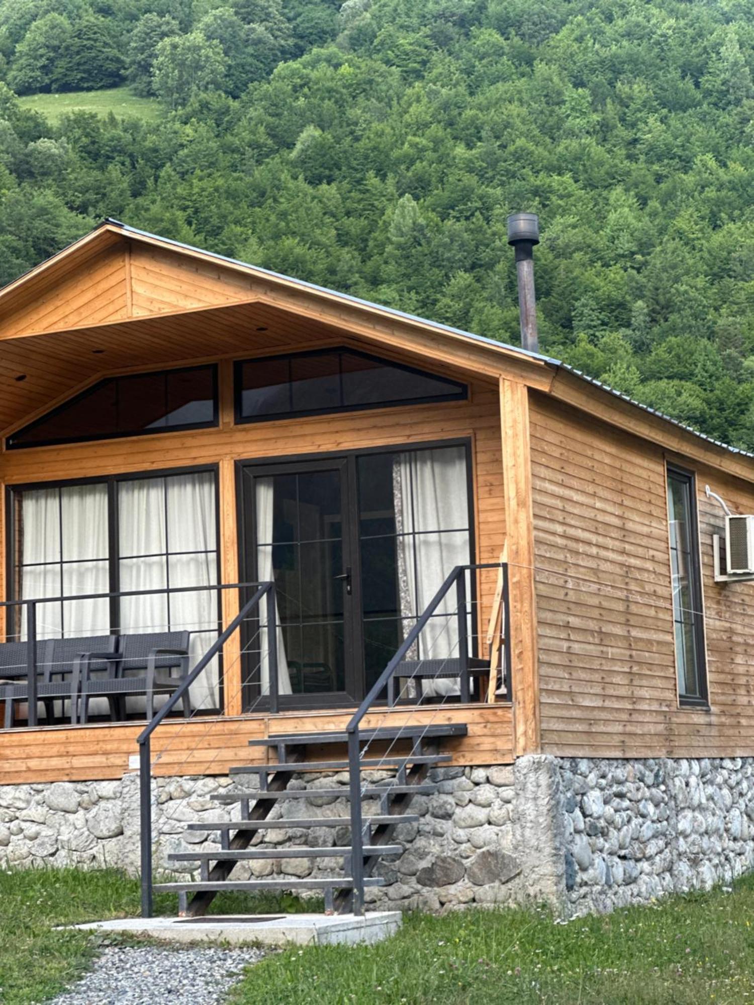 Mestia Villas Bagian luar foto