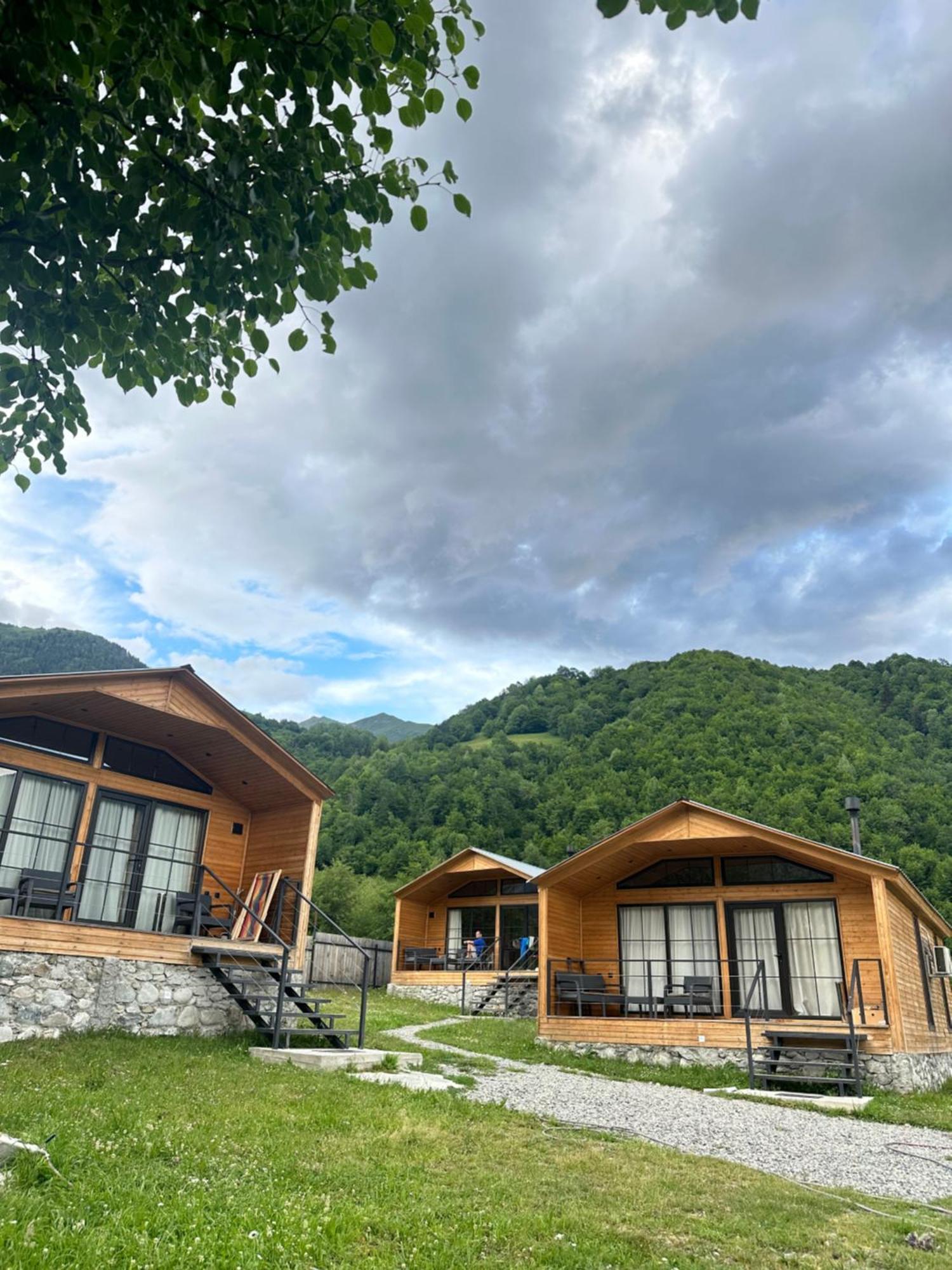 Mestia Villas Bagian luar foto