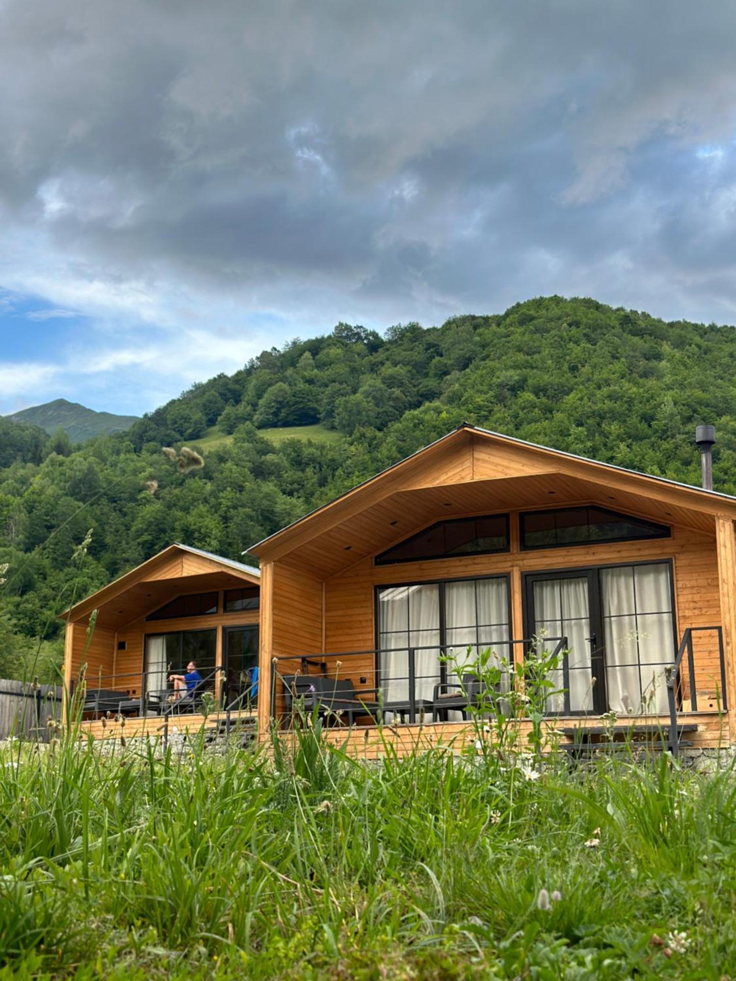 Mestia Villas Bagian luar foto