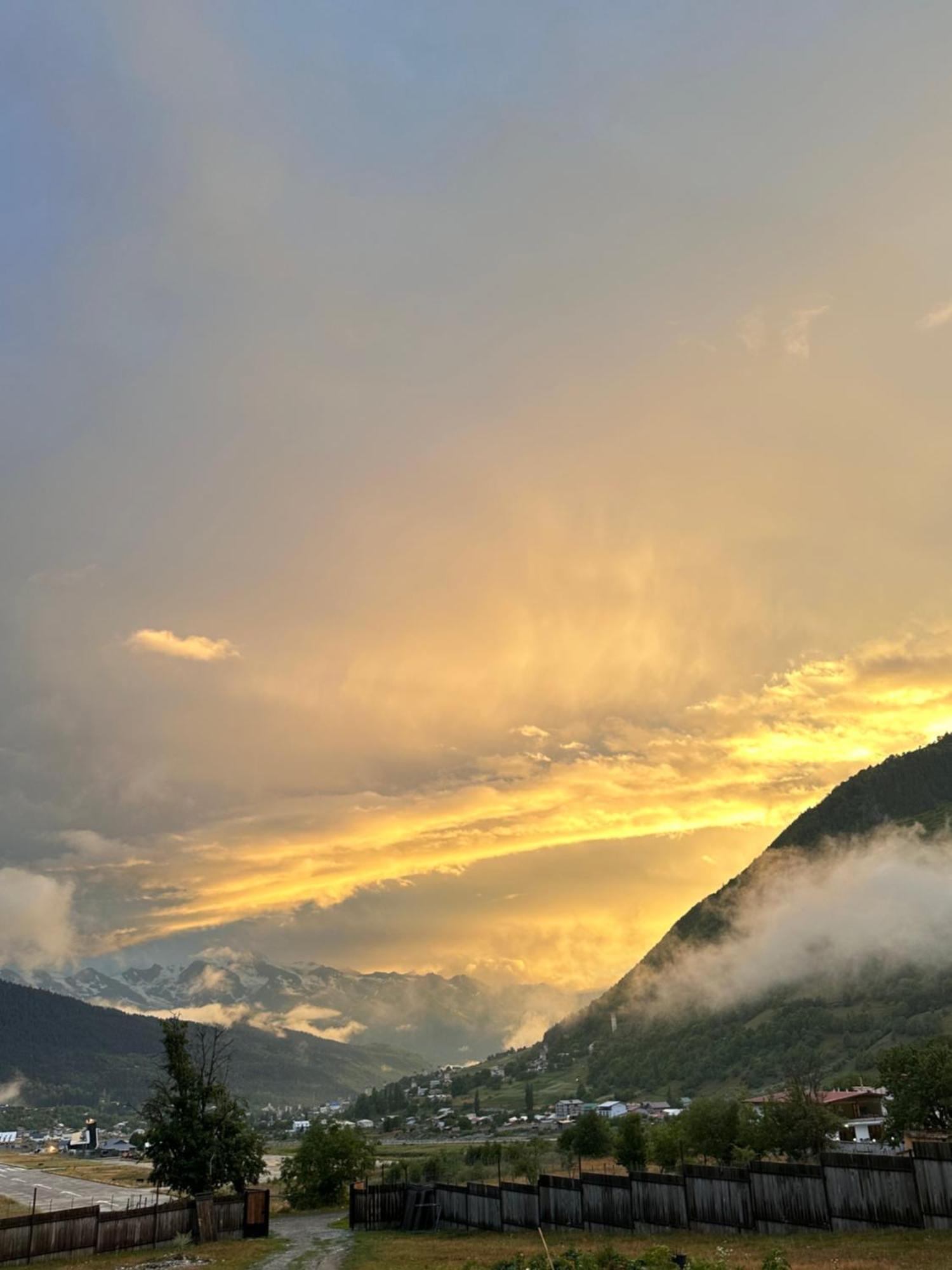 Mestia Villas Bagian luar foto