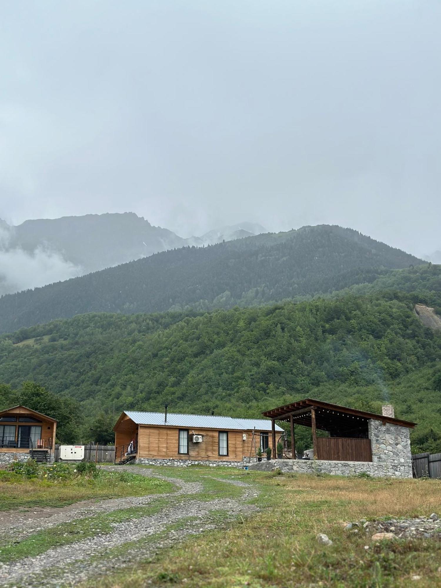Mestia Villas Bagian luar foto